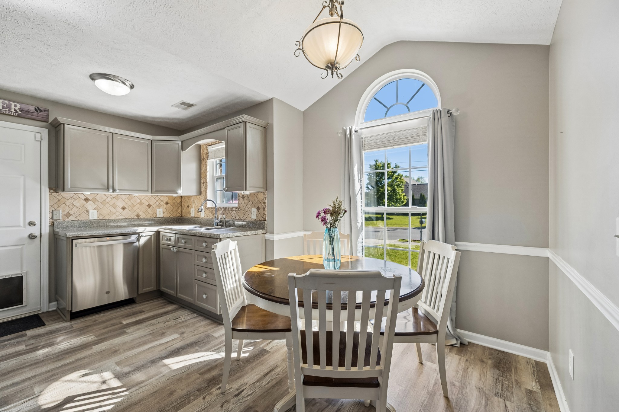 813 Magnolia Boulevard White House TN 37188