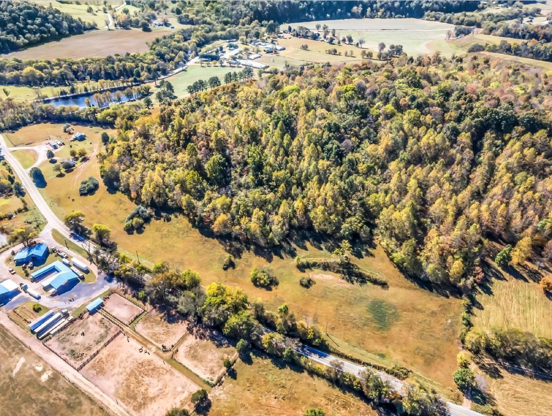 13581 Campbellsville Road Lynnville TN 38472