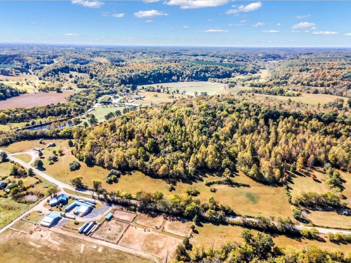 13581 Campbellsville Road Lynnville TN 38472
