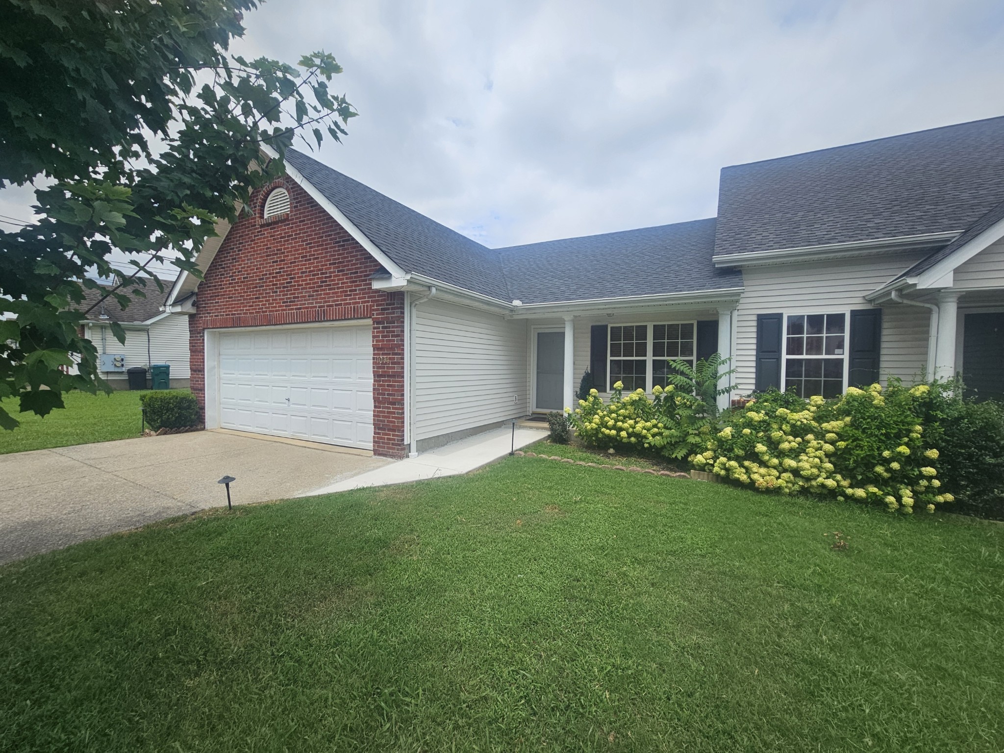 1014 Stonemark Trail La Vergne TN 37086