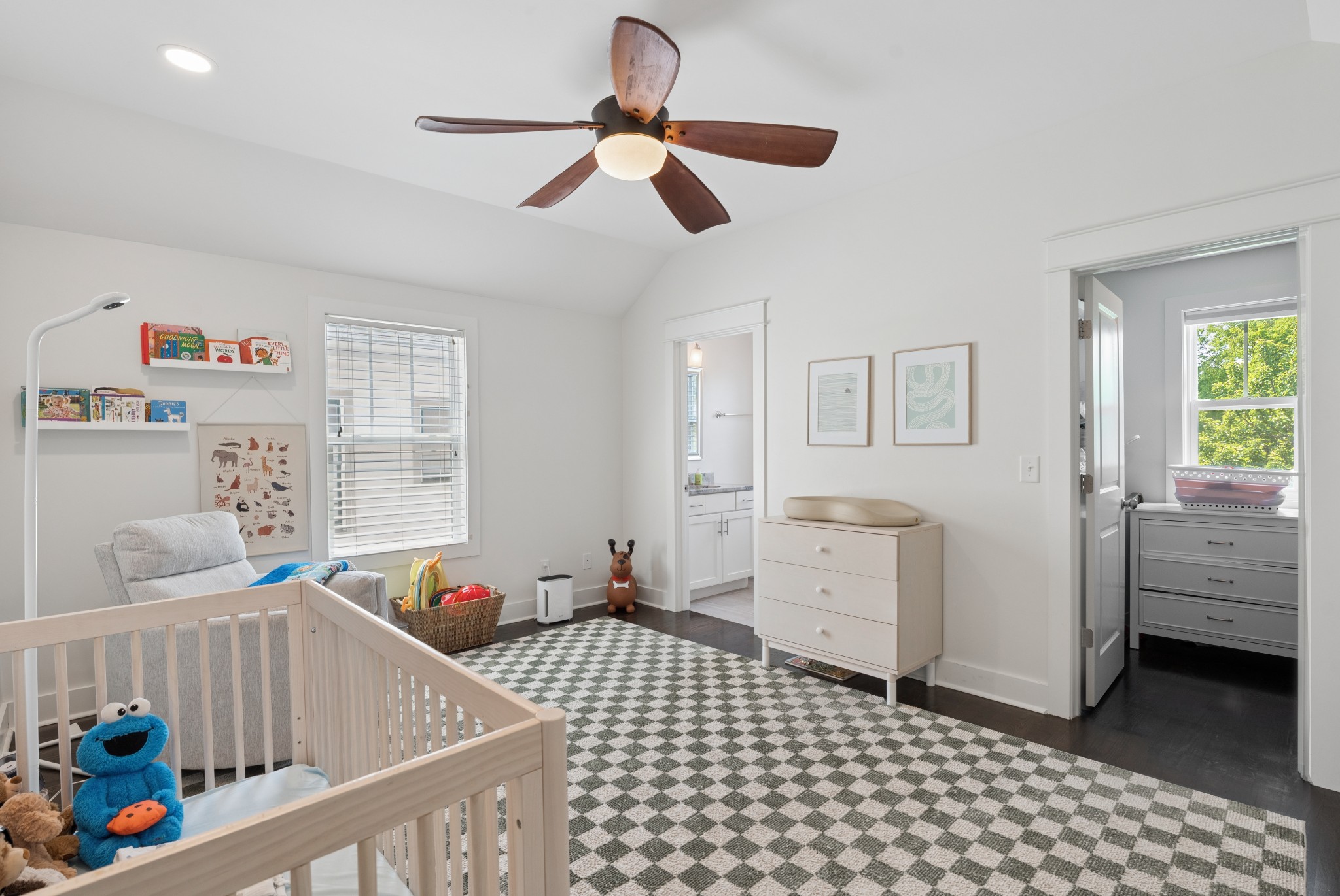 1717A 5th Ave, N Nashville TN 37208