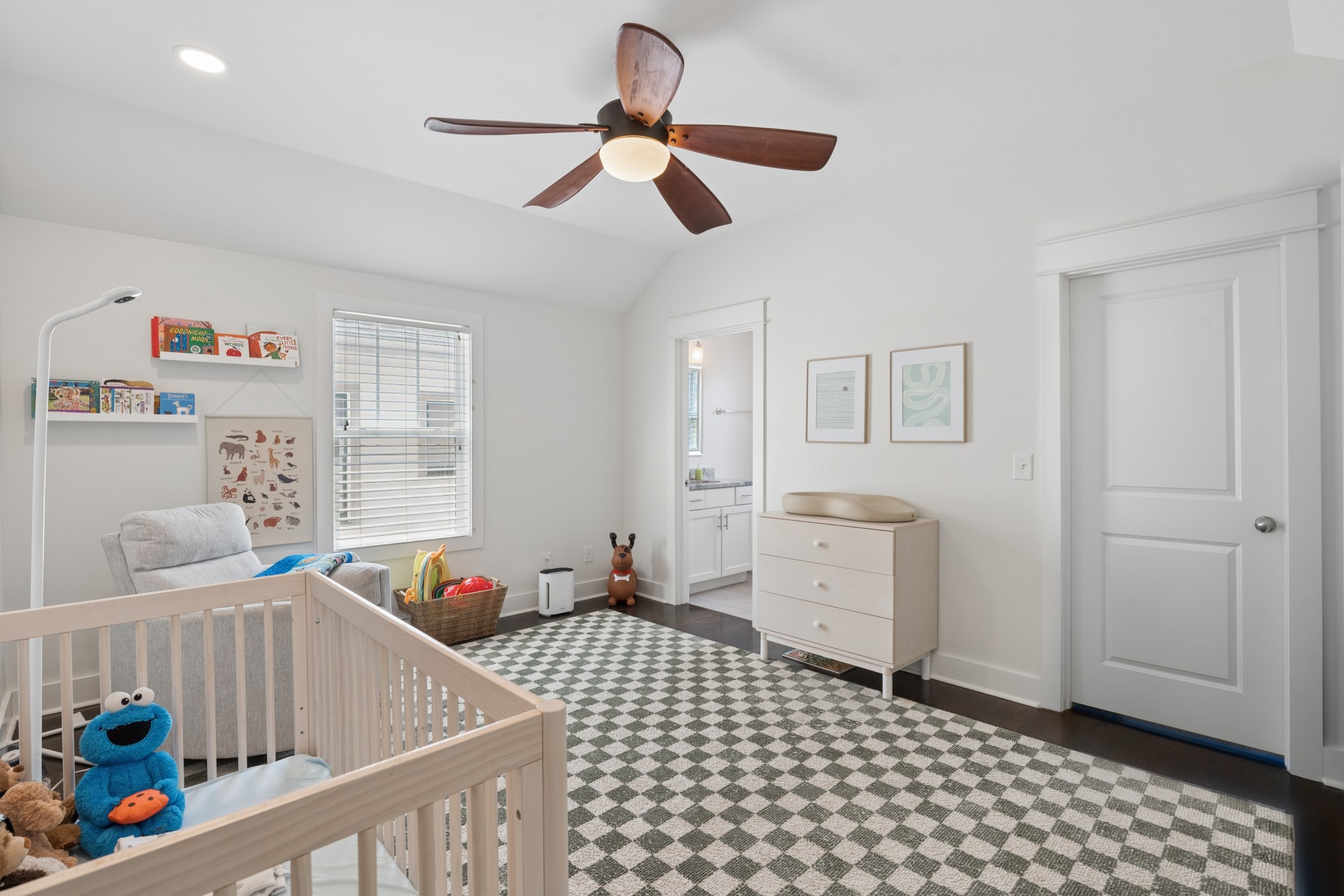 1717A 5th Ave, N Nashville TN 37208