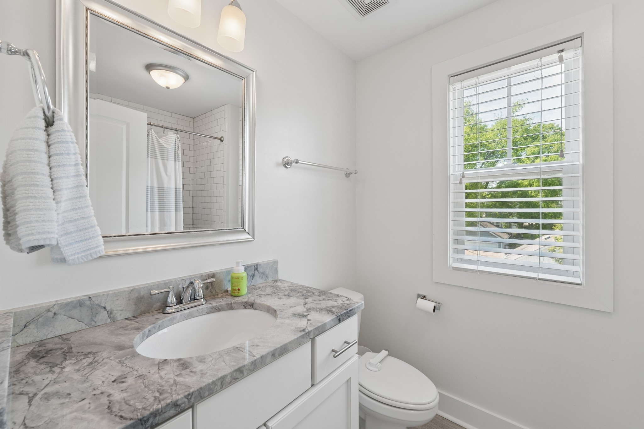 1717A 5th Ave, N Nashville TN 37208