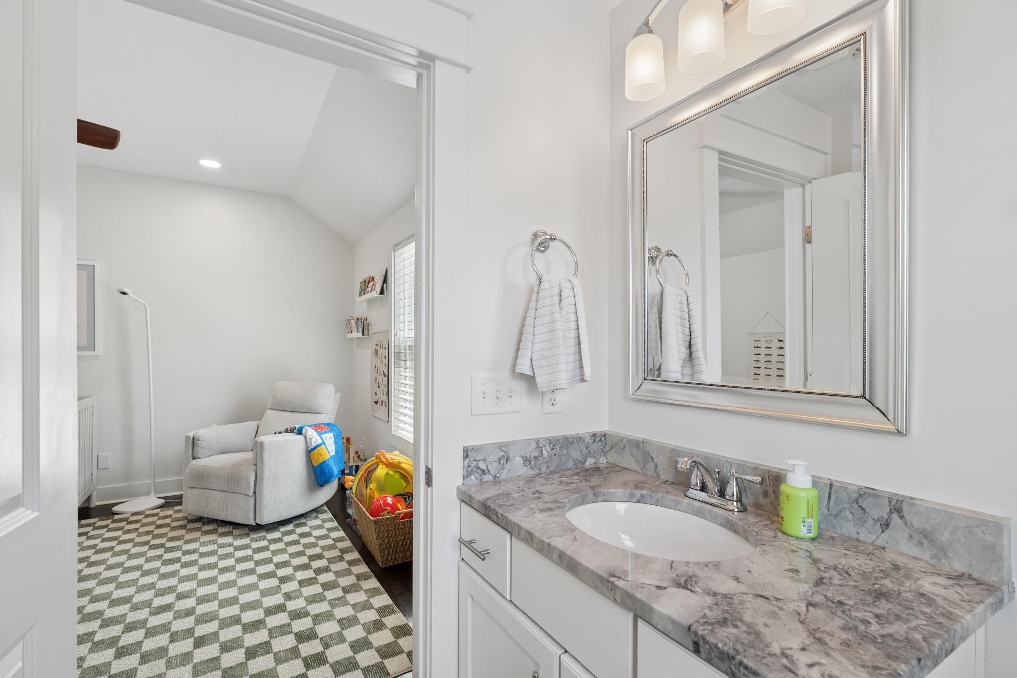 1717A 5th Ave, N Nashville TN 37208