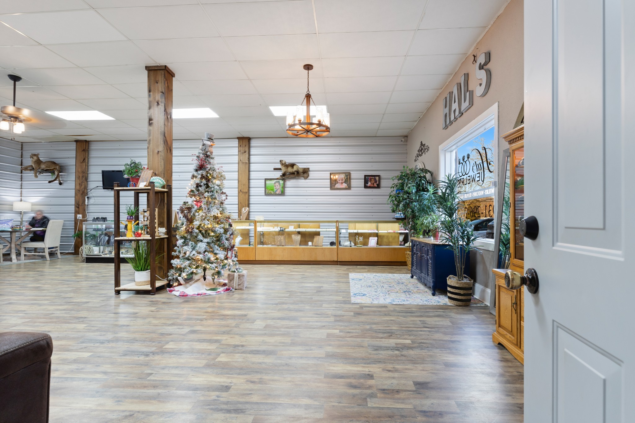 114 N Church Street Waverly TN 37185