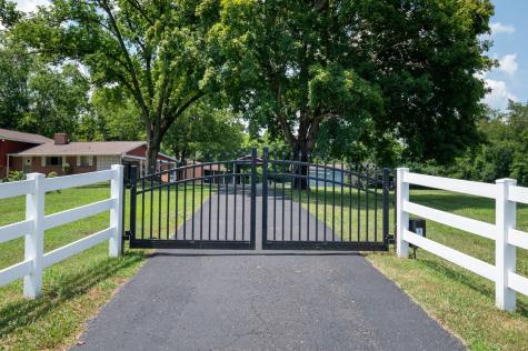1386 Long Hollow Pike Gallatin TN 37066