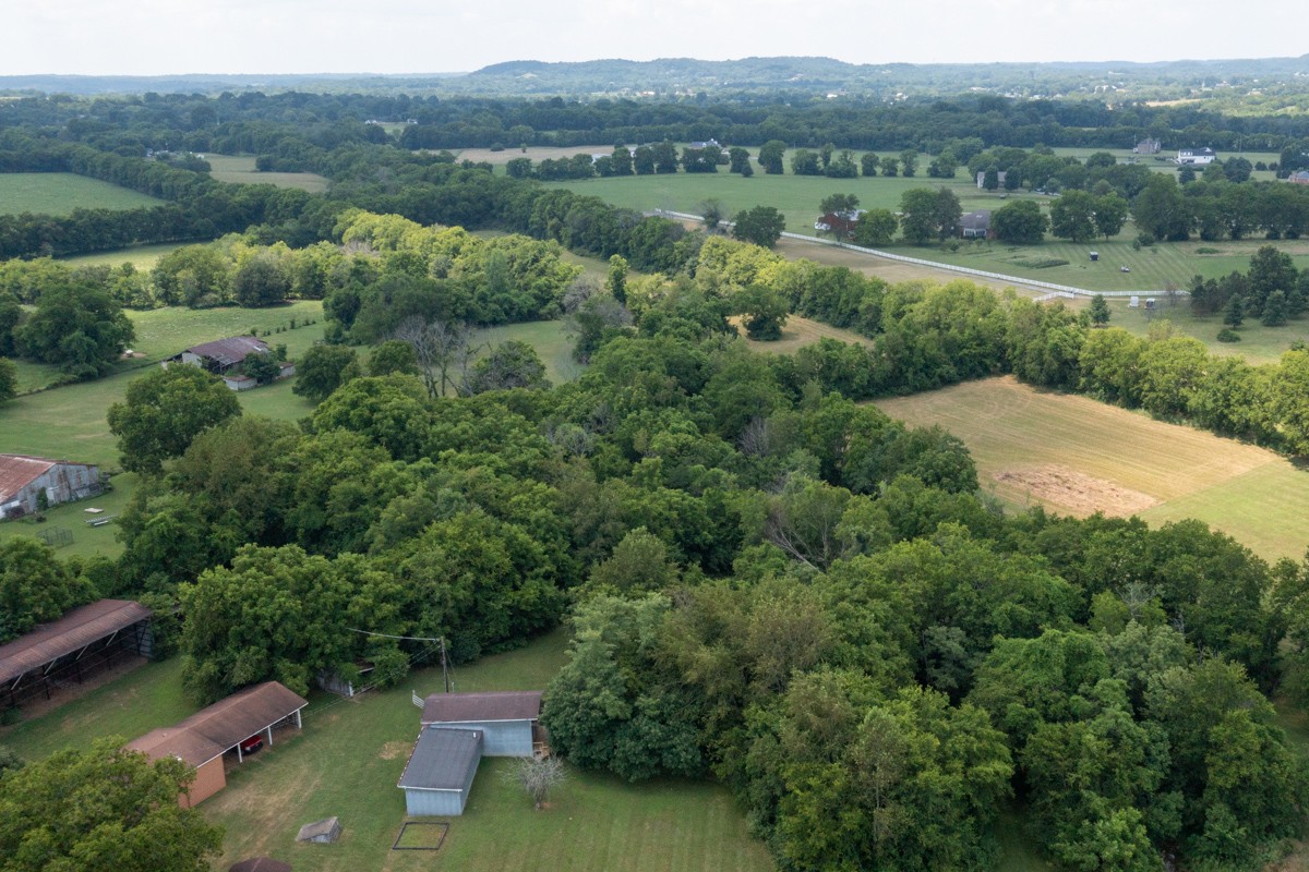 1386 Long Hollow Pike Gallatin TN 37066