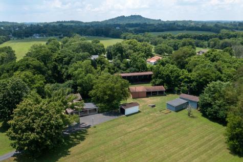 1386 Long Hollow Pike Gallatin TN 37066