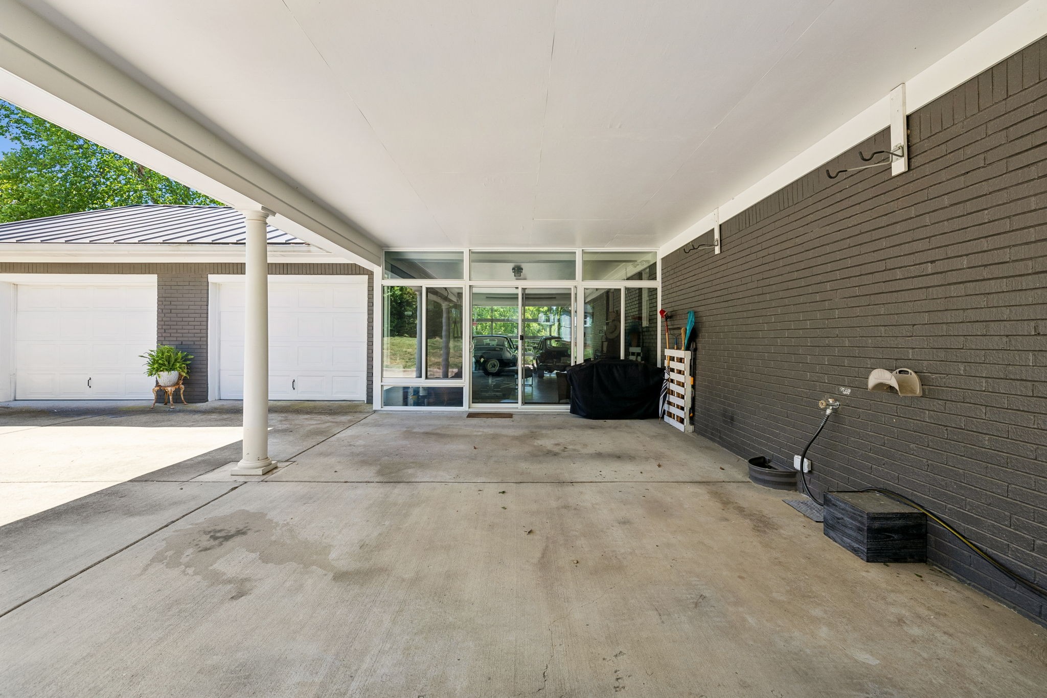 8016 Cloverland Drive Nashville TN 37211