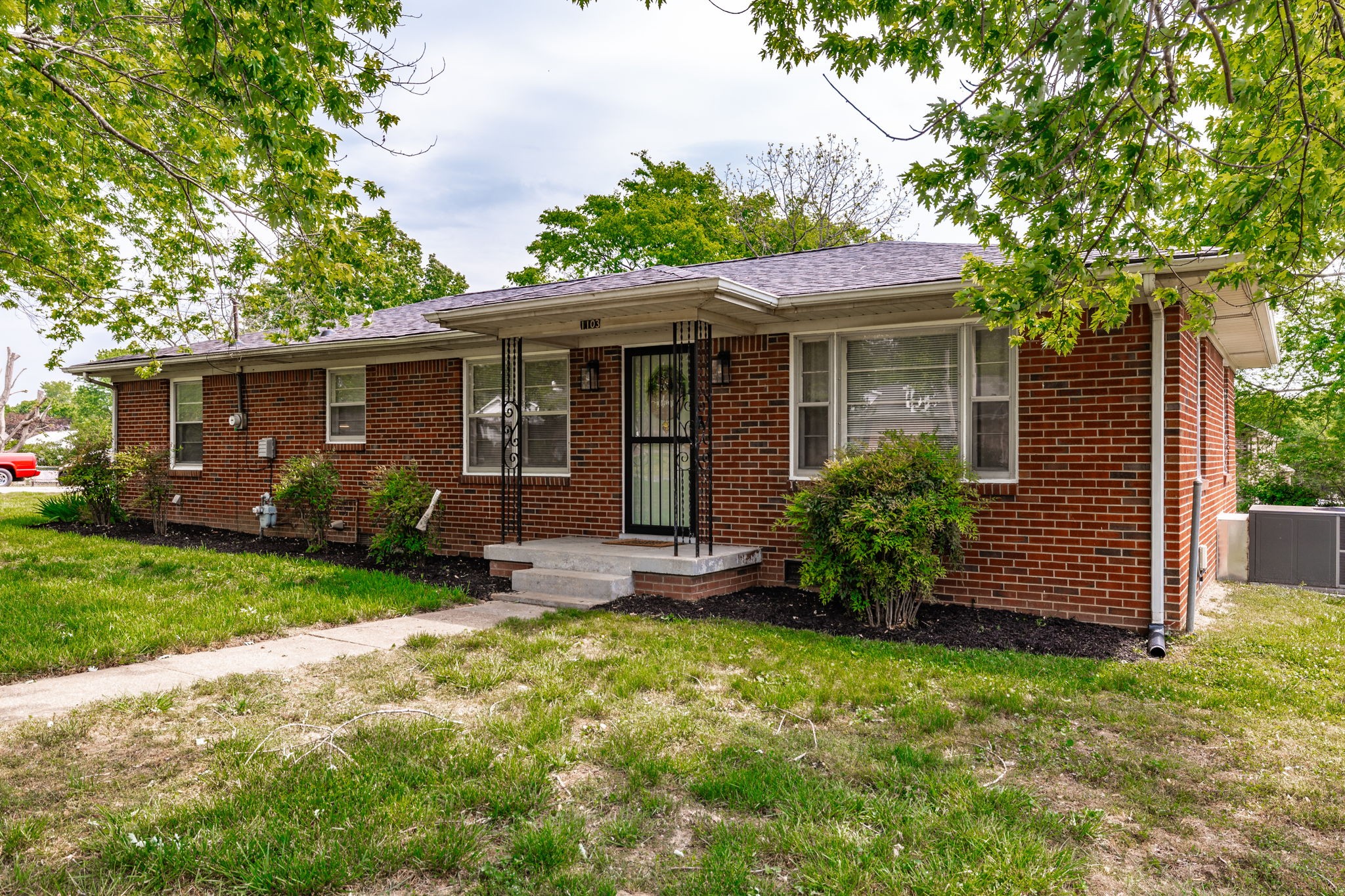 1103 Meadowview Drive Gallatin TN 37066