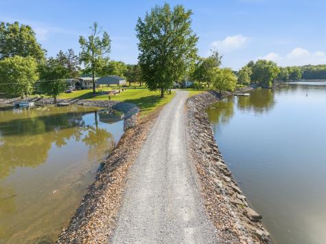 0 Jakes Point Decaturville TN 38329