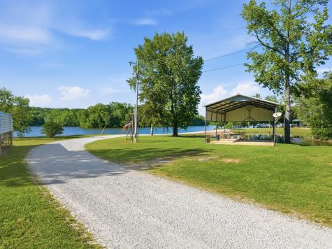 0 Jakes Point Decaturville TN 38329