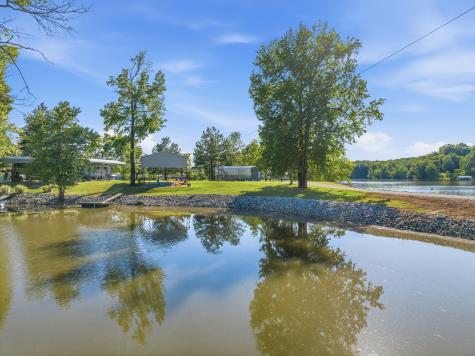 0 Jakes Point Decaturville TN 38329