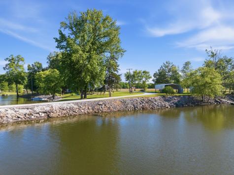 0 Jakes Point Decaturville TN 38329
