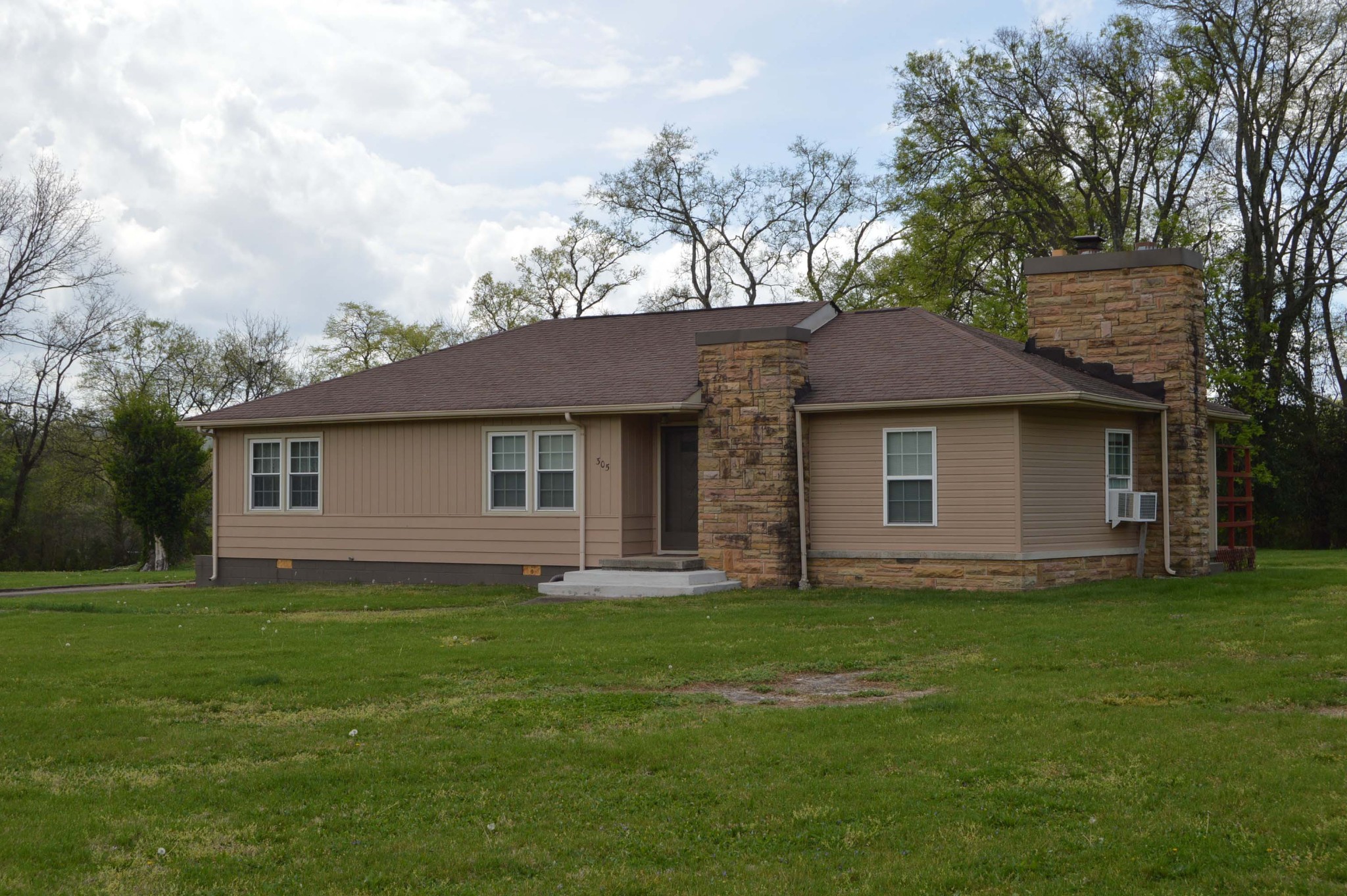 305 Peacock Street Bell Buckle TN 37020