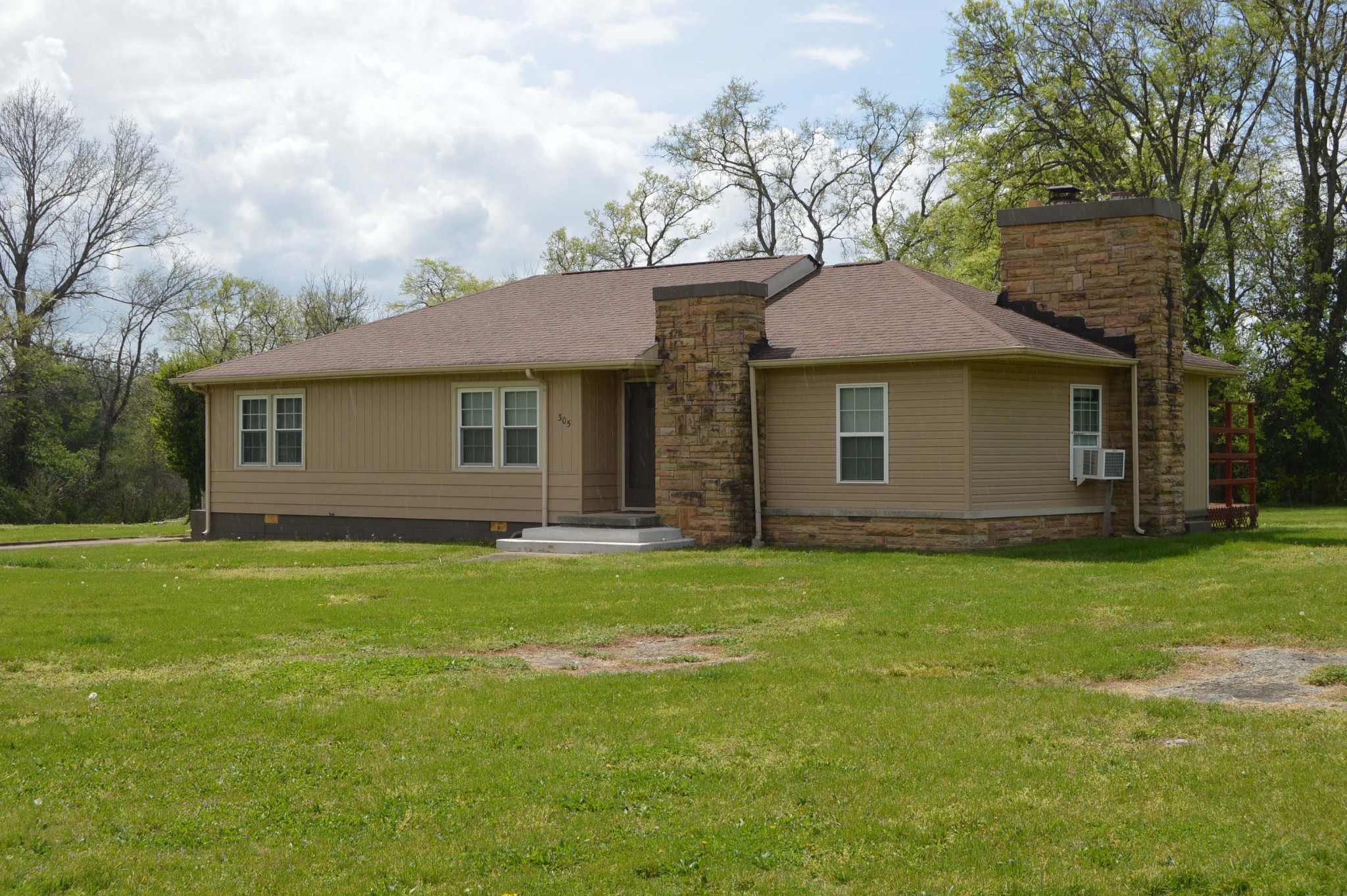305 Peacock Street Bell Buckle TN 37020