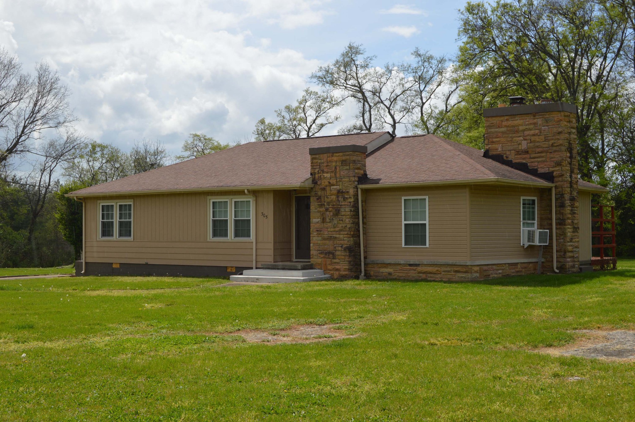 305 Peacock Street Bell Buckle TN 37020