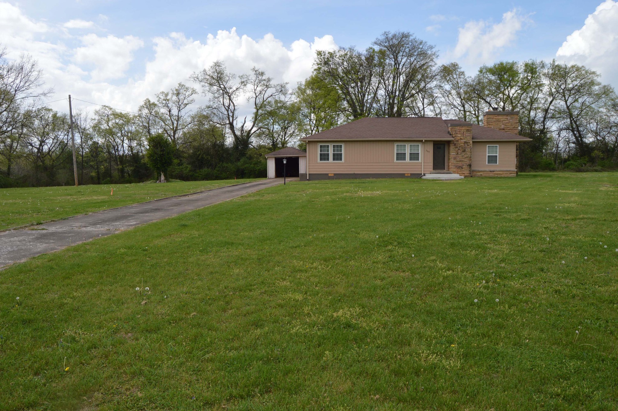 305 Peacock Street Bell Buckle TN 37020