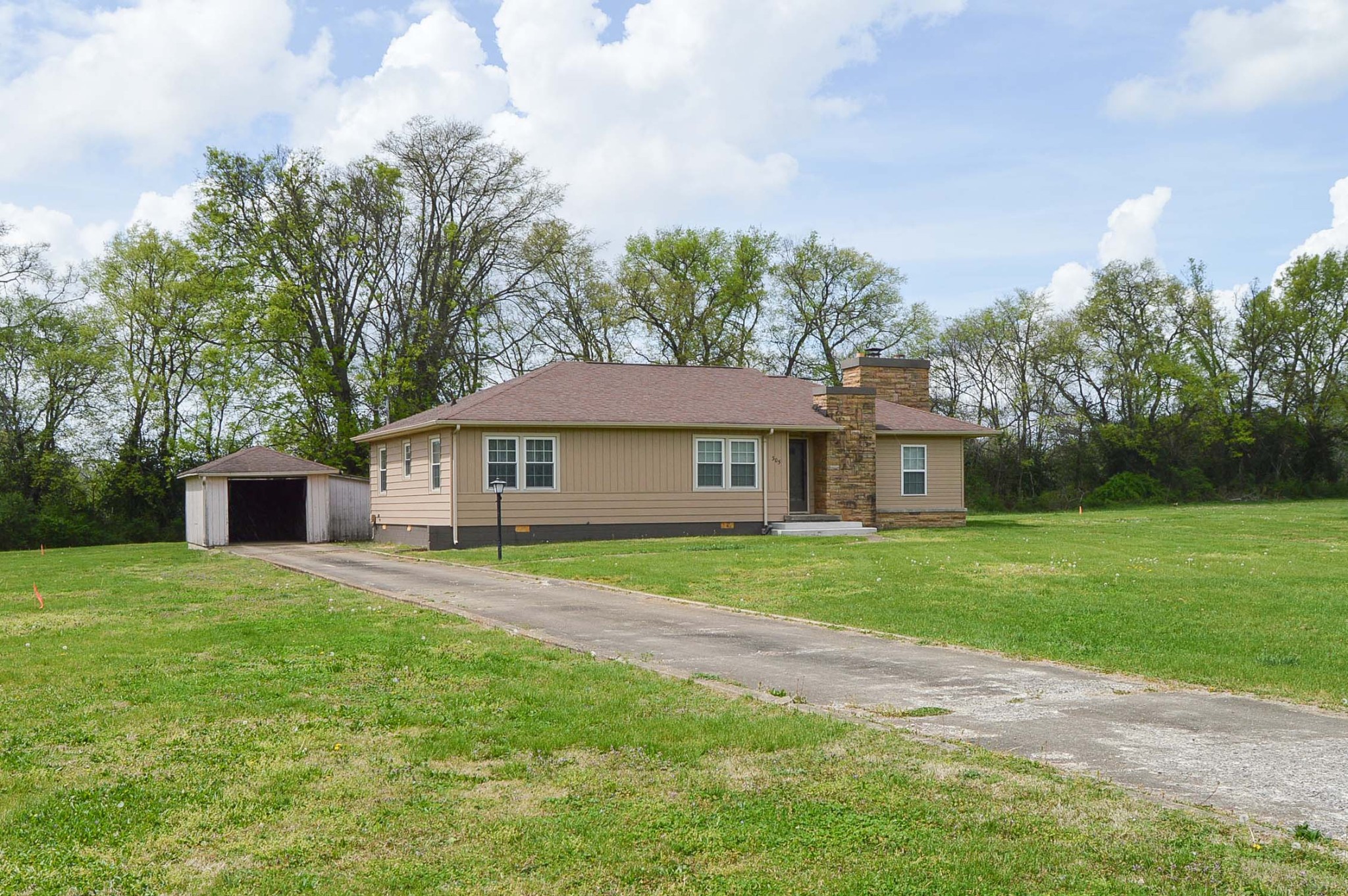 305 Peacock Street Bell Buckle TN 37020