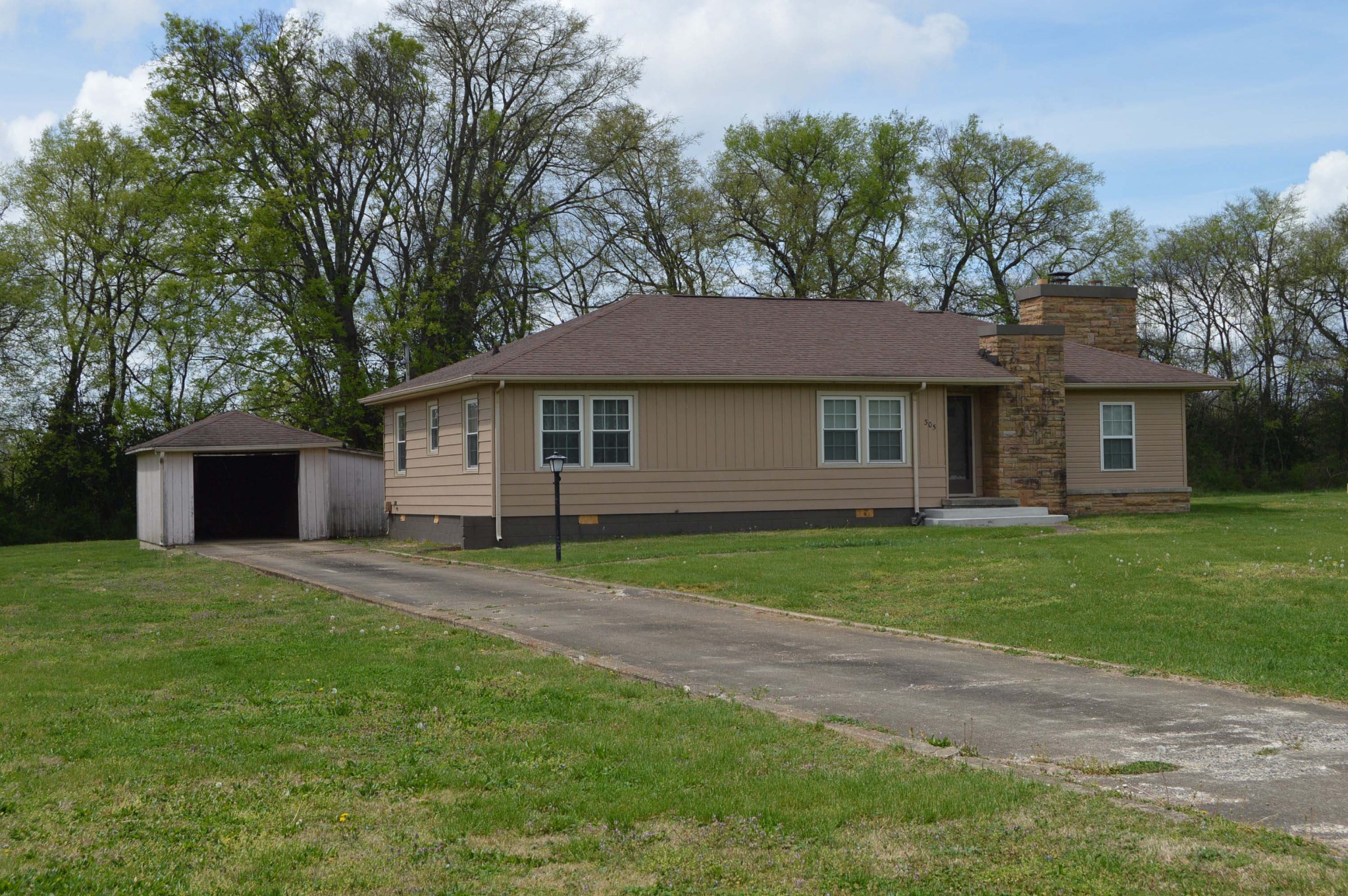 305 Peacock Street Bell Buckle TN 37020