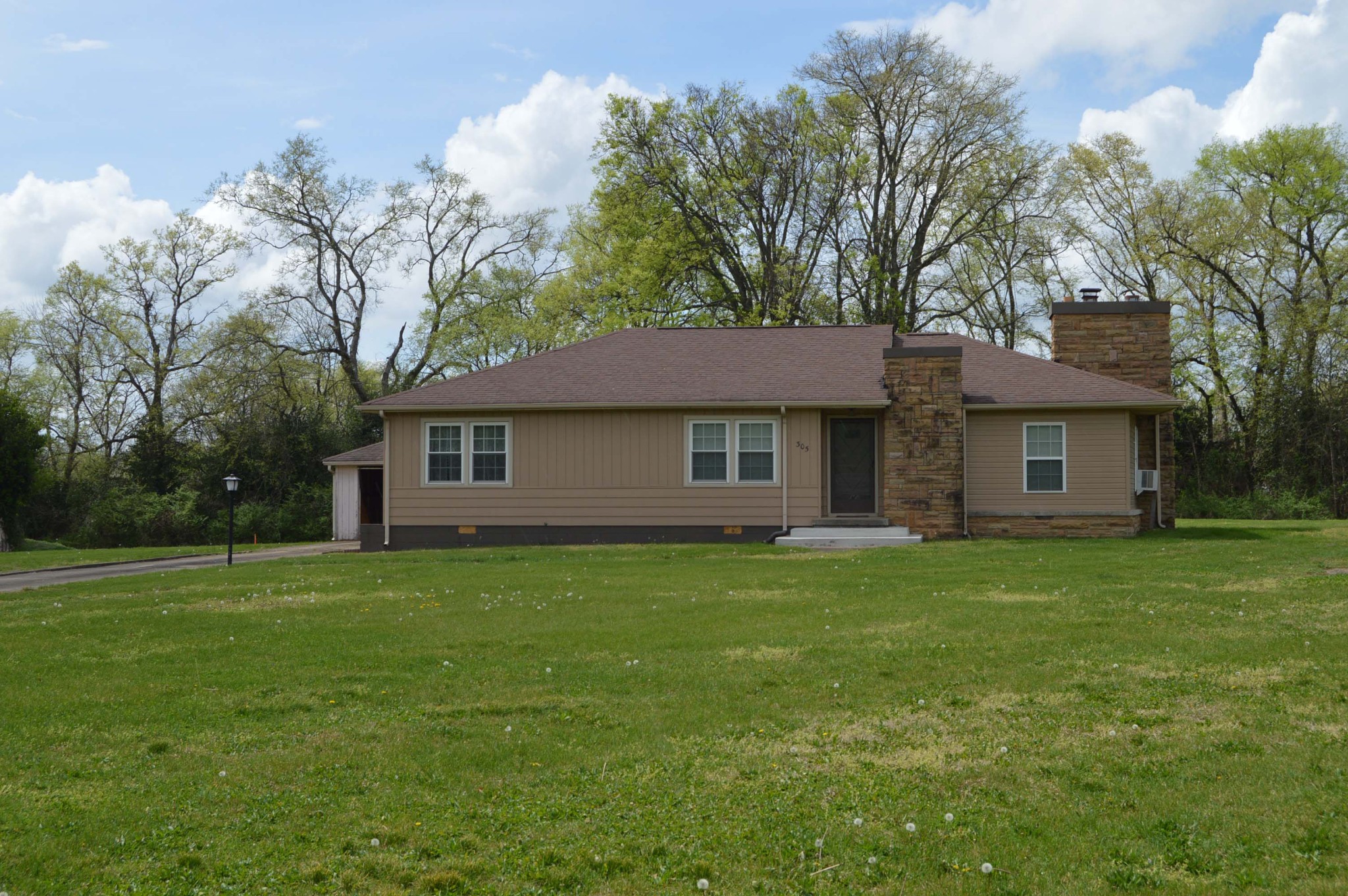 305 Peacock Street Bell Buckle TN 37020