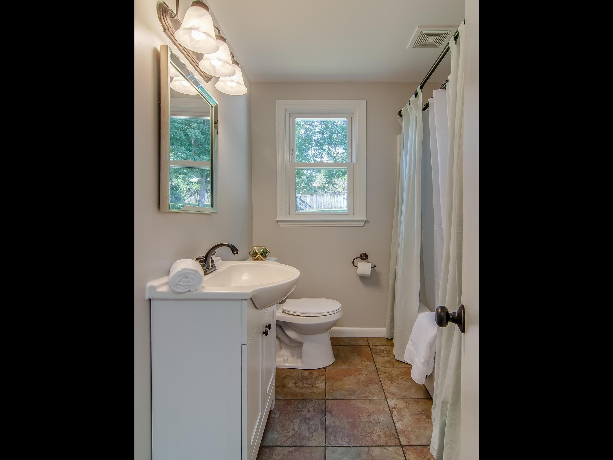 202 Pleasant Drive Columbia TN 38401