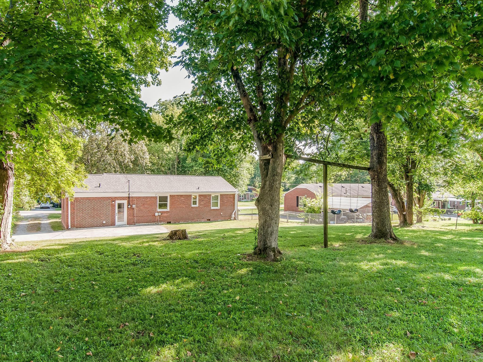 202 Pleasant Drive Columbia TN 38401