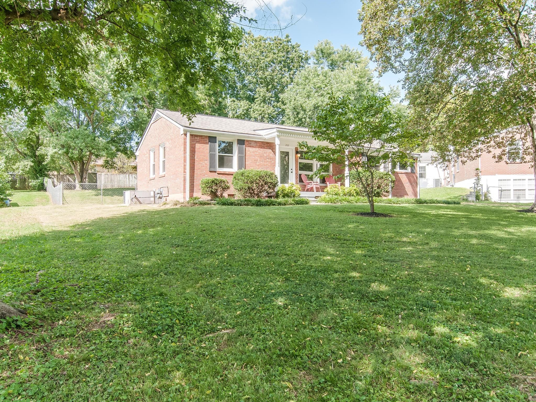 202 Pleasant Drive Columbia TN 38401