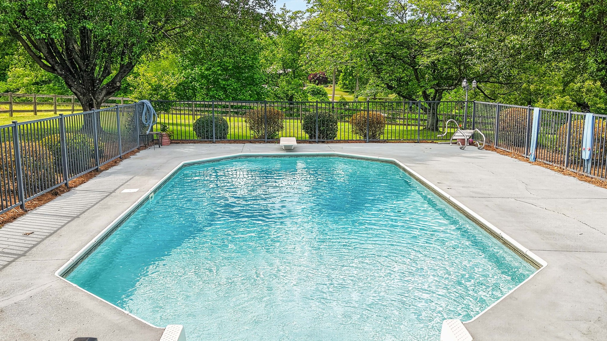 3146 Old Greenbrier Pike Greenbrier TN 37073