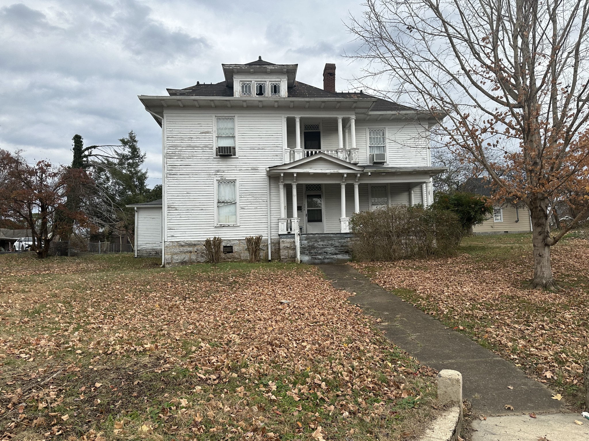 704 Main St, N Carthage TN 37030