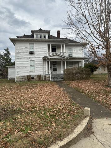 704 Main St, N Carthage TN 37030