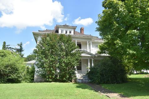 704 Main St, N Carthage TN 37030