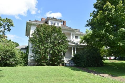 704 Main St, N Carthage TN 37030