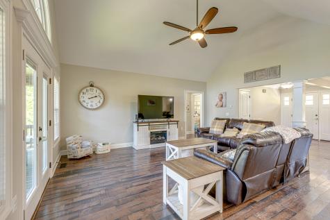 205 Lakeview Drive Hohenwald TN 38462
