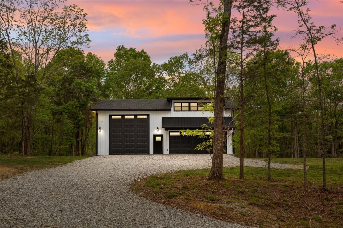 555 Parrish Lane Mc Ewen TN 37101
