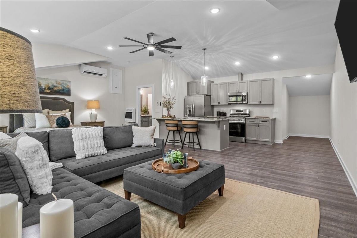 555 Parrish Lane Mc Ewen TN 37101