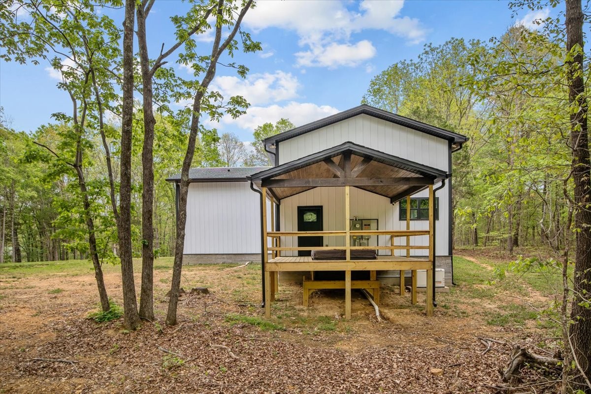 555 Parrish Lane Mc Ewen TN 37101