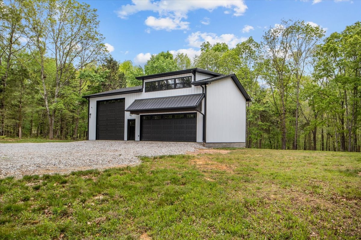 555 Parrish Lane Mc Ewen TN 37101