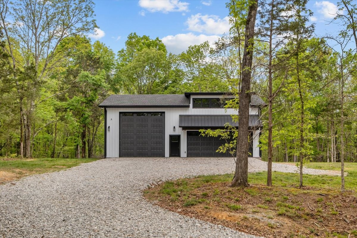555 Parrish Lane Mc Ewen TN 37101