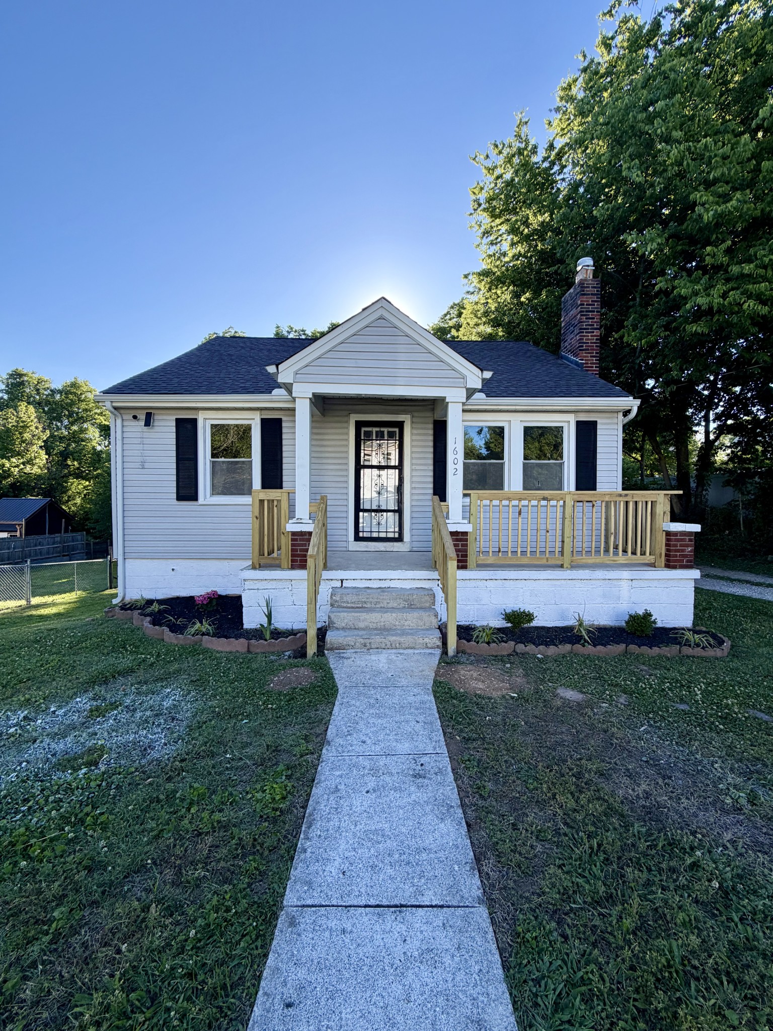 1602 Columbia Avenue Columbia TN 38401