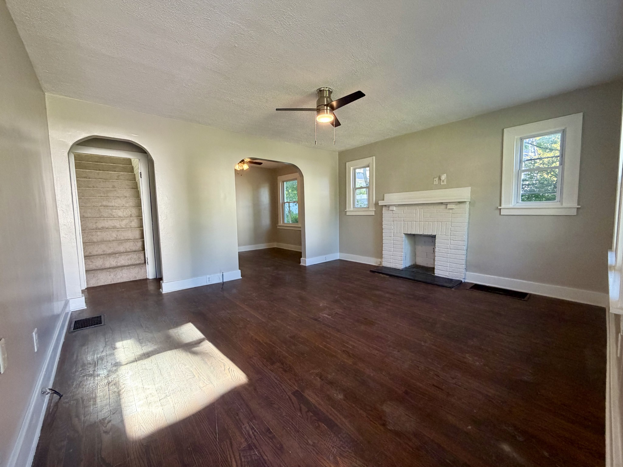 1602 Columbia Avenue Columbia TN 38401