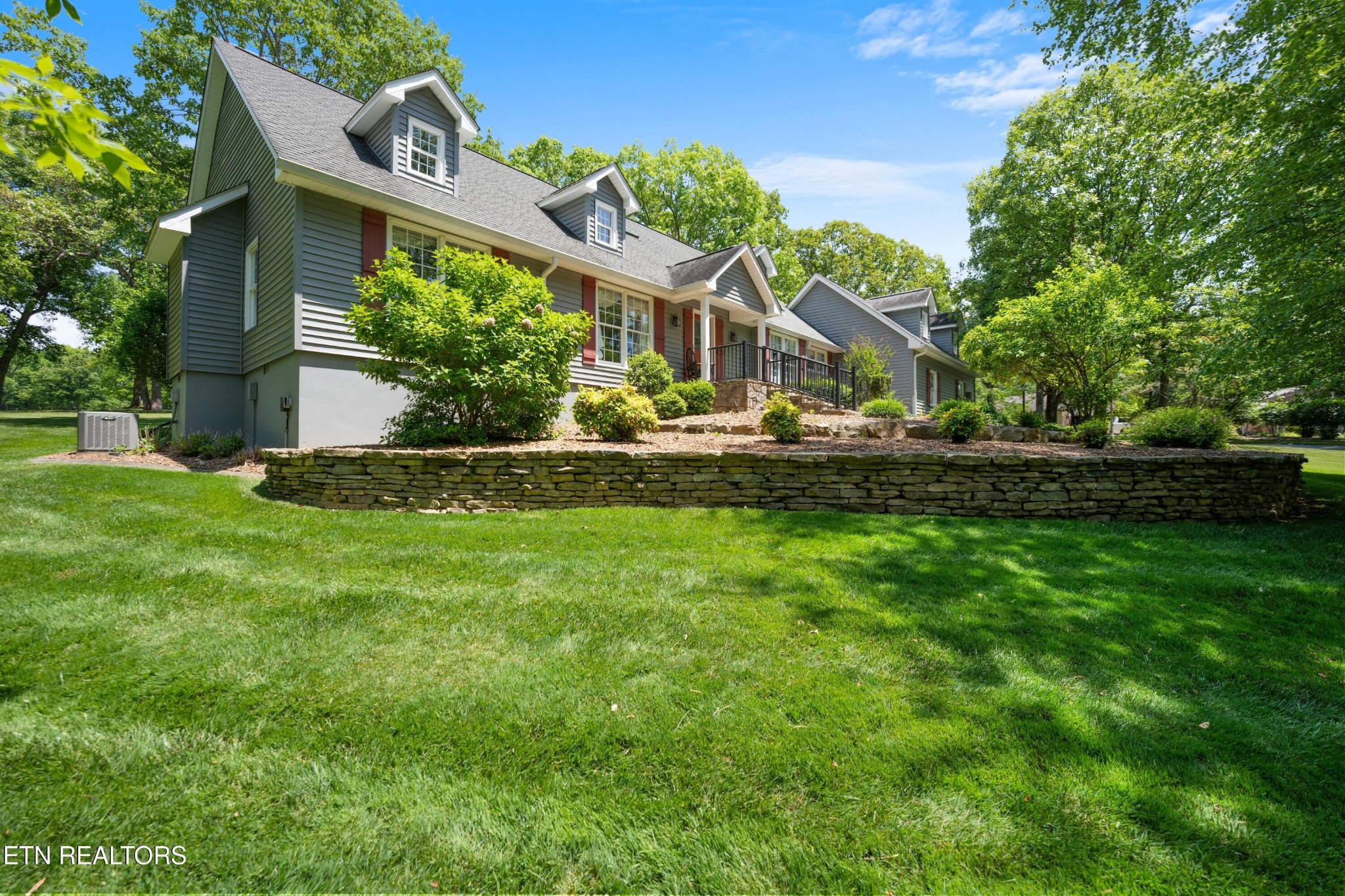 15 Cloverdale Circle Crossville TN 38558
