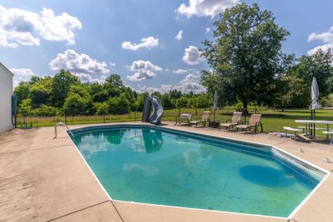 1301 Rogues Fork Road Bethpage TN 37022