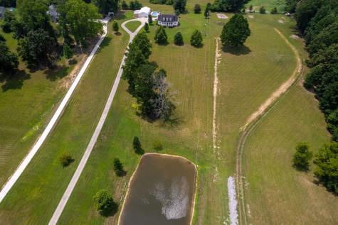 1301 Rogues Fork Road Bethpage TN 37022