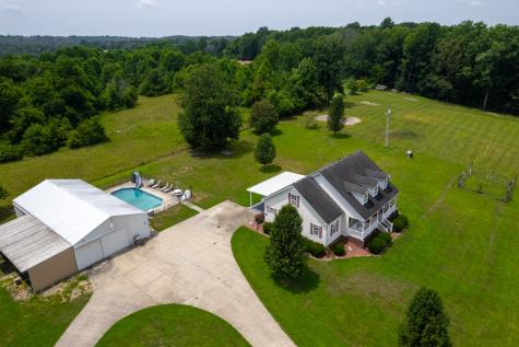 1301 Rogues Fork Road Bethpage TN 37022