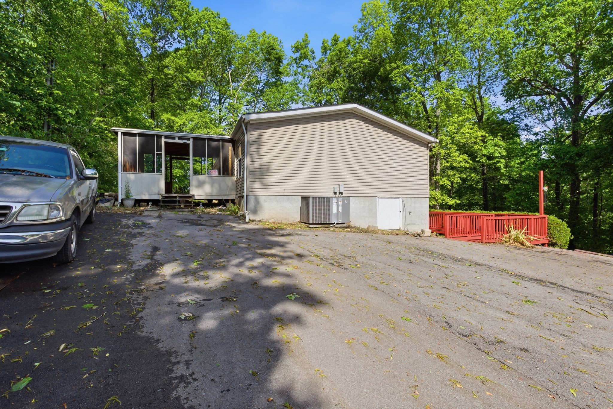 230 E Piney Road, E Dickson TN 37055
