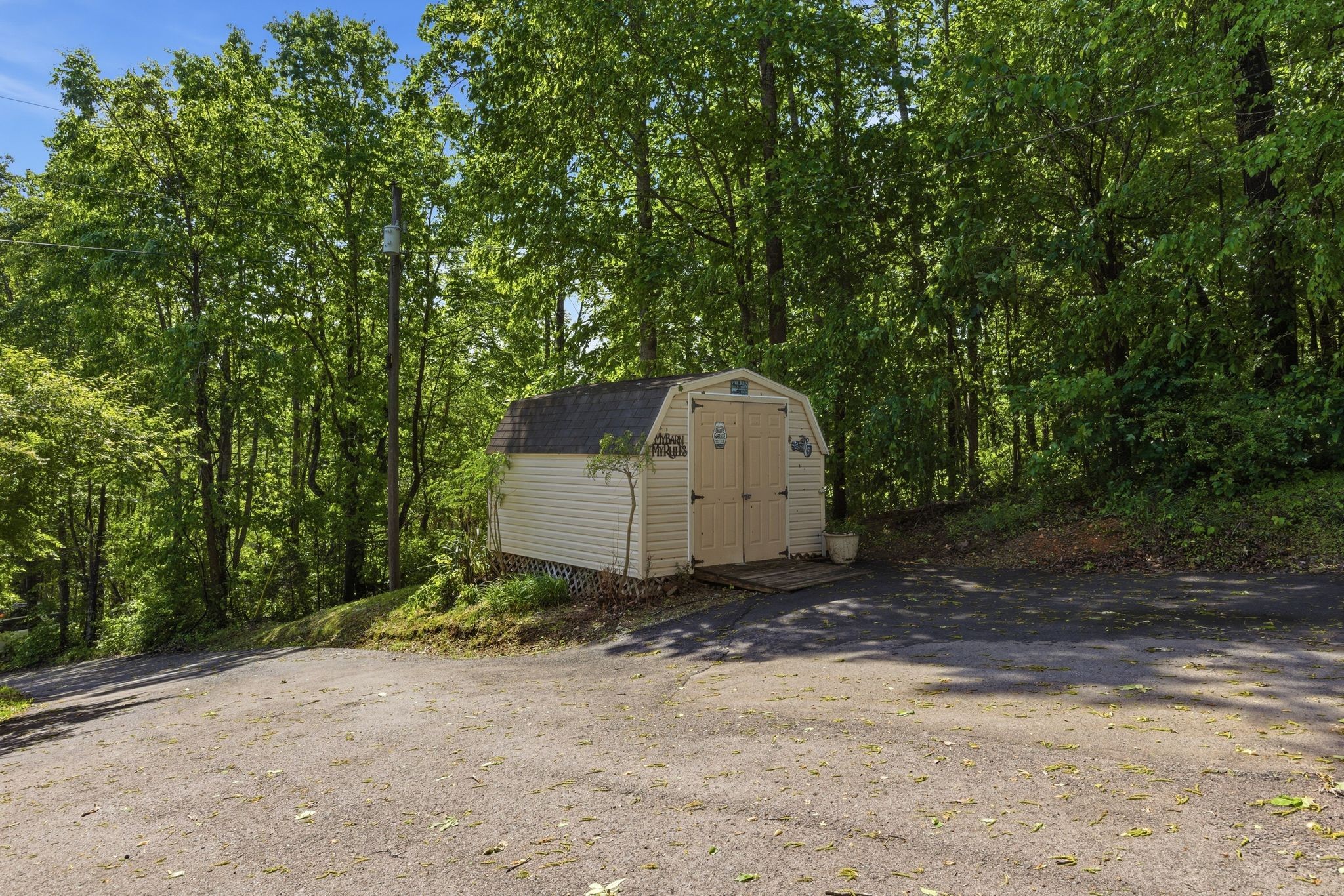 230 E Piney Road, E Dickson TN 37055
