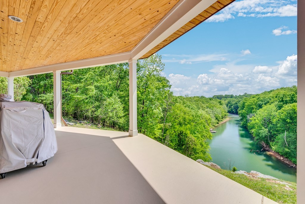 136 Rocky River Shores Drive Rock Island TN 38581