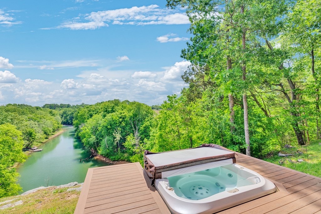 136 Rocky River Shores Drive Rock Island TN 38581