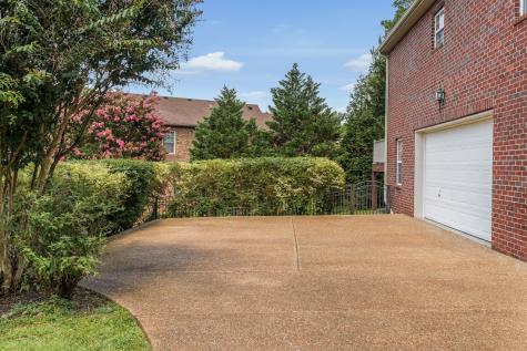 2357 Forest Lake Drive Nashville TN 37211